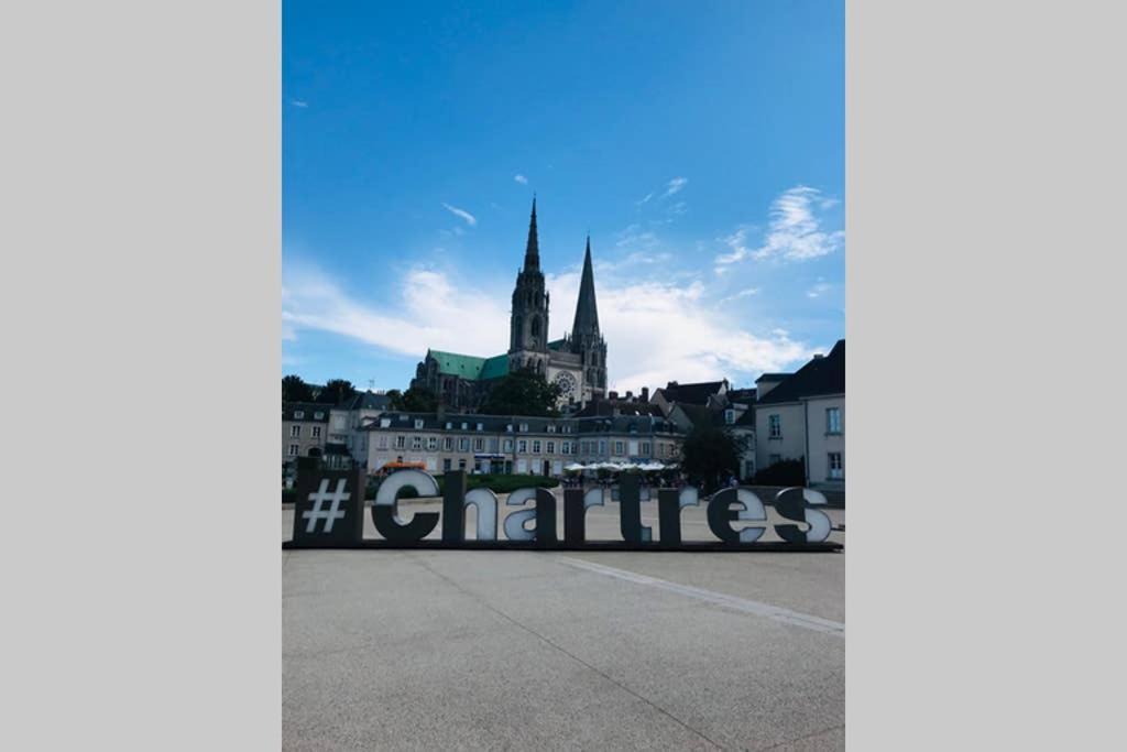 Le Nicole Lejlighed Chartres Eksteriør billede